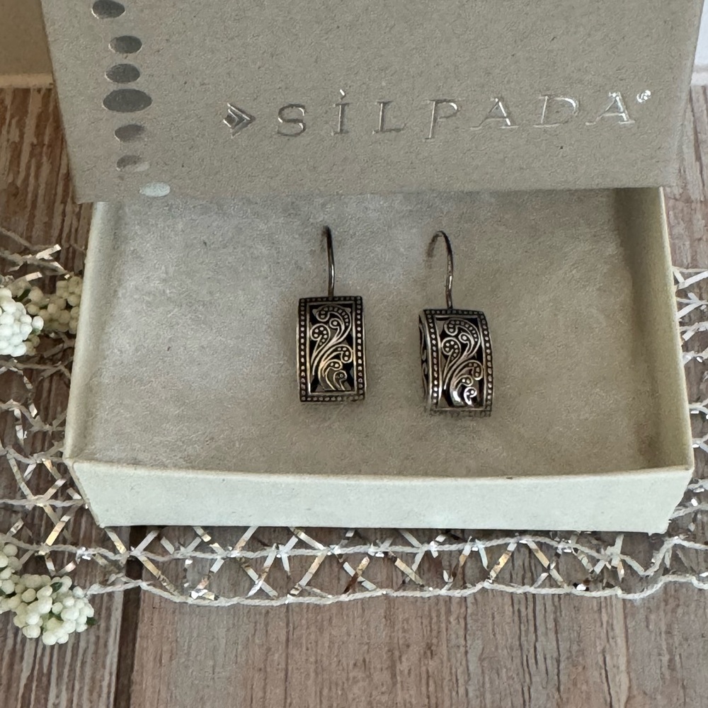 Silpada W1762 RETIRED Sterling Silver Paisley Filigree Scroll Hook Earrings